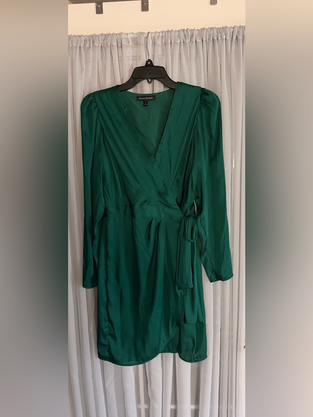 emerald green silk wrap dress Banana Republic | Dresses | Banana Republic Satin Long Sleeve Size 4 Color::#18-Dusty Rose Me and backless dresses LOVEWITH Formal dress 93 cm WAIST 29.1